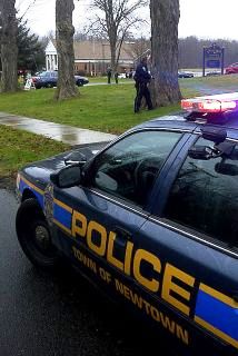 Connecticut schools closed by armed suspect